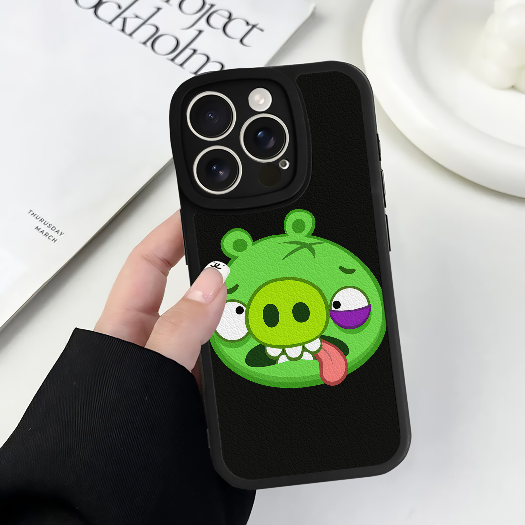 （画像用） Angry Birds アングリーバード 【iPhone 16シリーズ対応】シリコンスマホケース（レザー調） 材質：シリコン